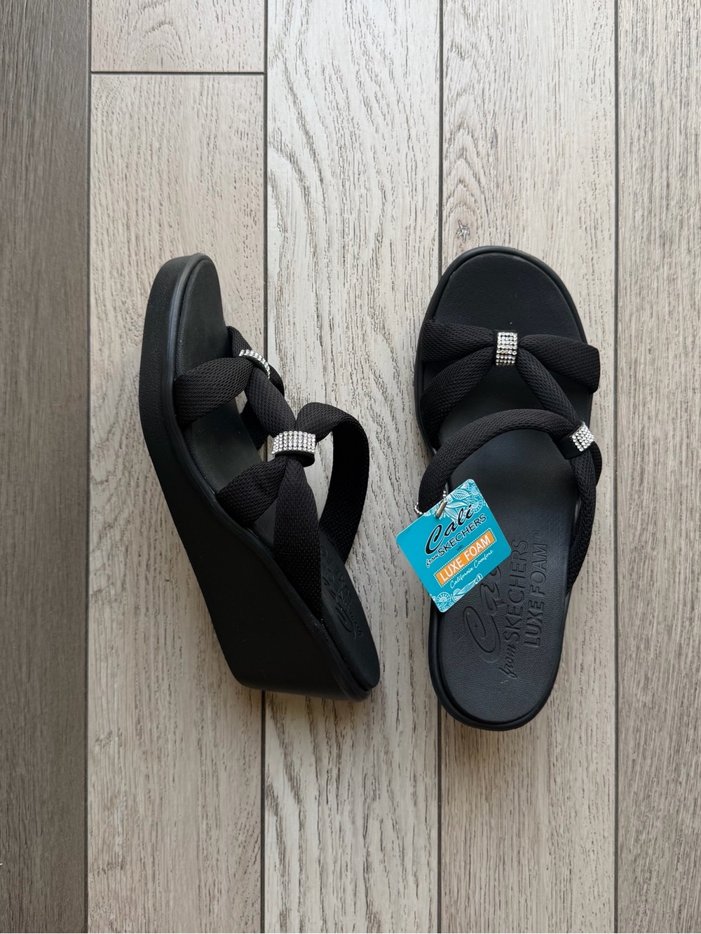Skechers Women's Black Luxe Foam Wedge Sandals with Rhinestone Accents NWT 9
